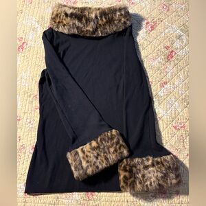 Women’s faux fur trimmed sweater.